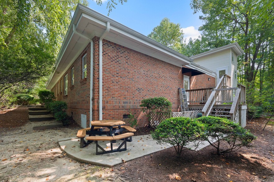 7205 Stonehenge Dr, Raleigh, NC for sale - Building Photo - Image 3 of 10