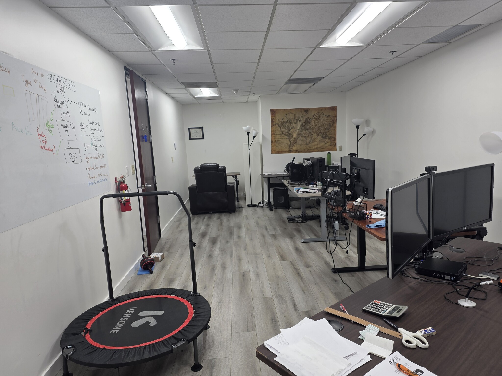 425 E Colorado St, Glendale, CA to rent Interior Photo- Image 1 of 6