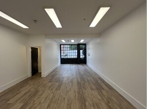 307 Grays Inn Rd, London for rent Interior Photo- Image 2 of 7