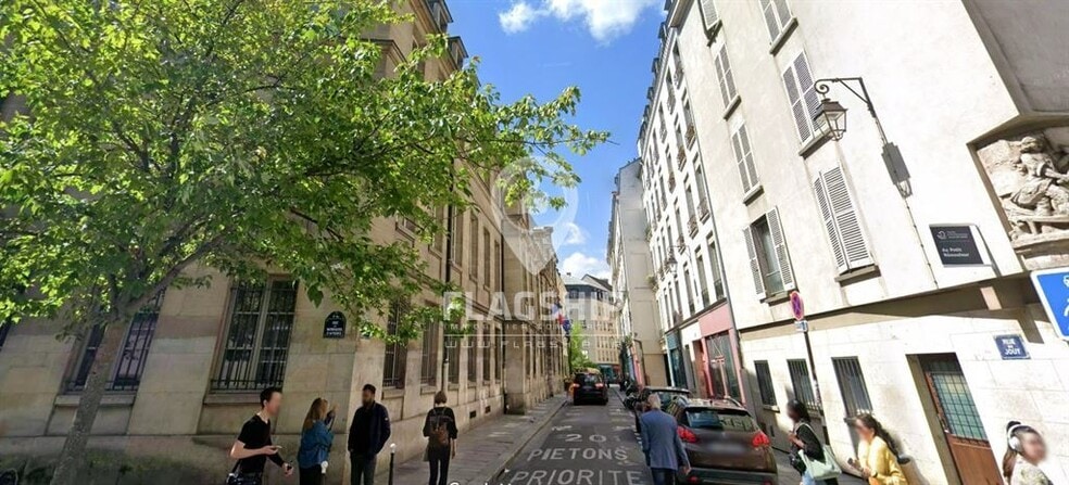 Retail in Paris to rent - Building Photo - Image 3 of 4