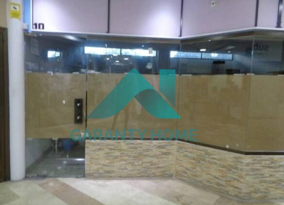 Retail in Cáceres, Cáceres to rent Interior Photo- Image 1 of 2