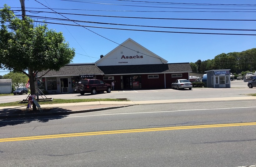 140 Main St, Buzzards Bay, MA for sale - Primary Photo - Image 1 of 1