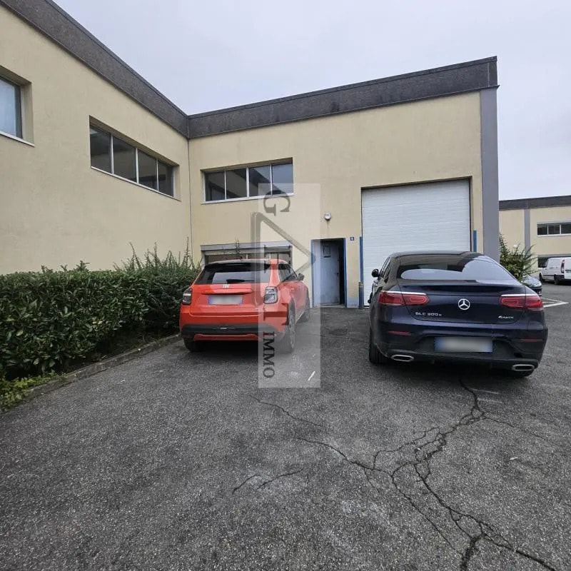 Location Entrepôt 112 m² - Photo 1