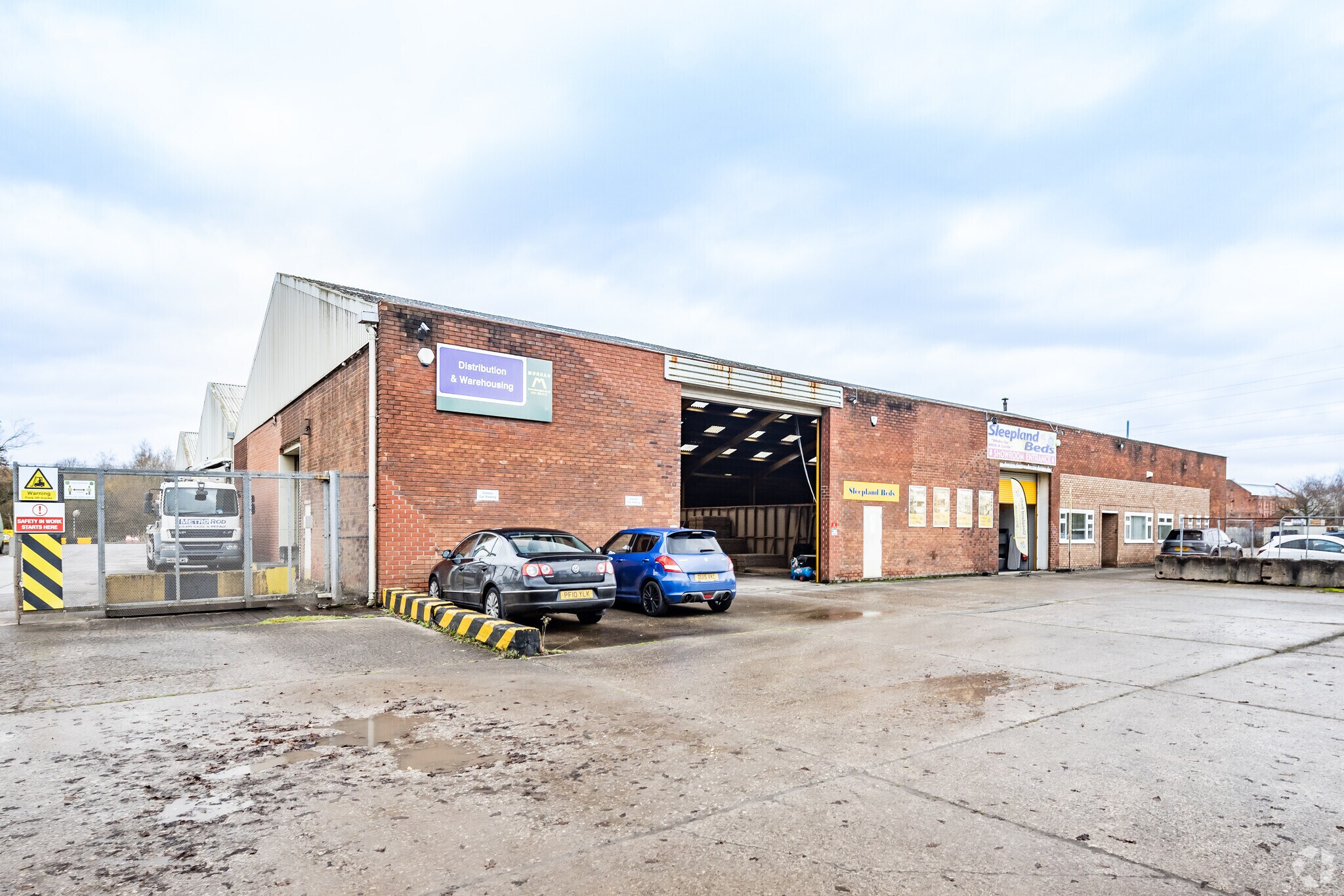 Hooton Rd, Ellesmere Port for sale Primary Photo- Image 1 of 1