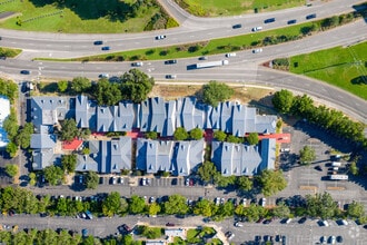 913 Gulf Breeze Pky, Gulf Breeze, FL - aerial  map view - Image1