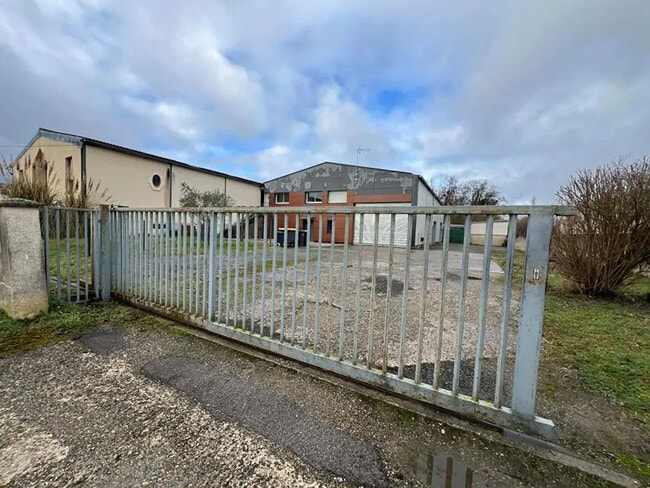 Location Local d'activités 380 m²