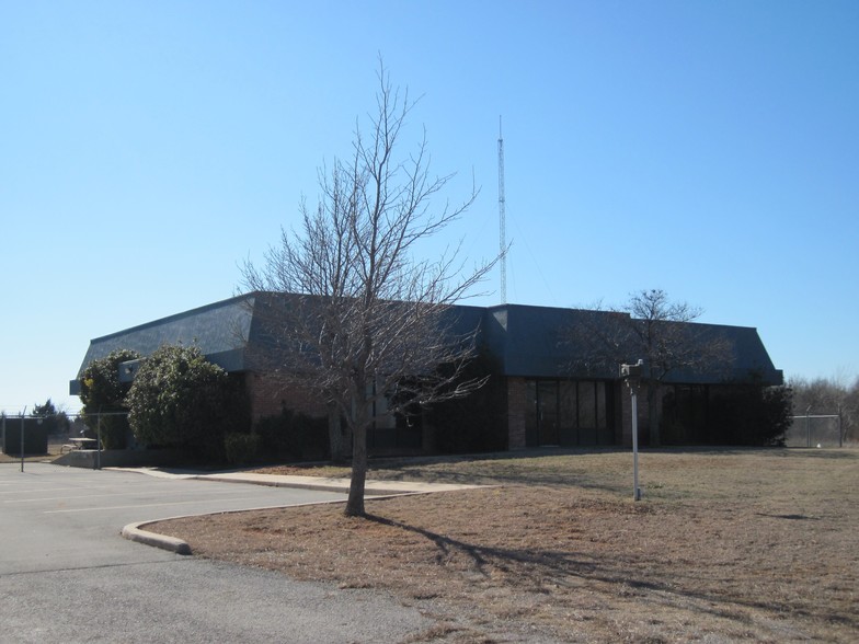 2318 SE 44th St, Newcastle, OK for rent - Building Photo - Image 1 of 5