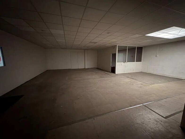 Industrial in Vitry-sur-Seine to rent - Building Photo - Image 3 of 5