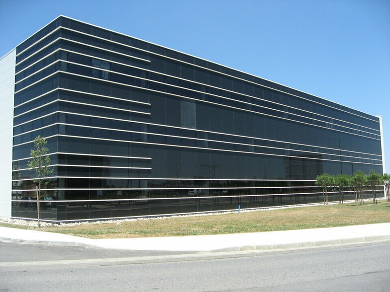 22 Boulevard Déodat De Séverac, Colomiers to rent - Building Photo - Image 2 of 4
