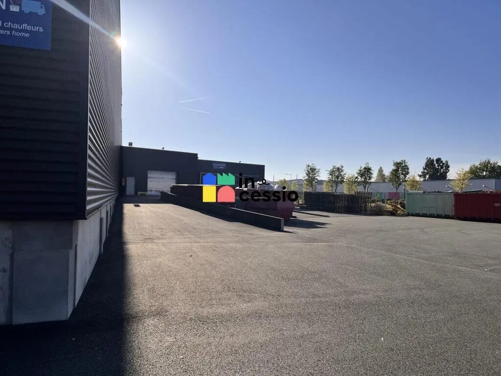Vente Entrepôt 7 967 m² - Photo 1