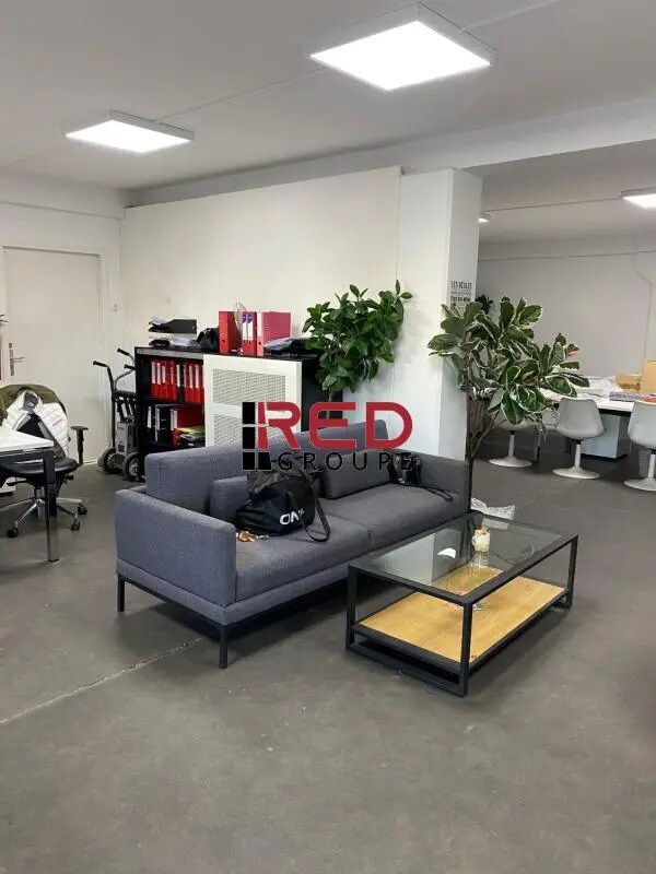 Location Commerce 101 m² - Photo 1