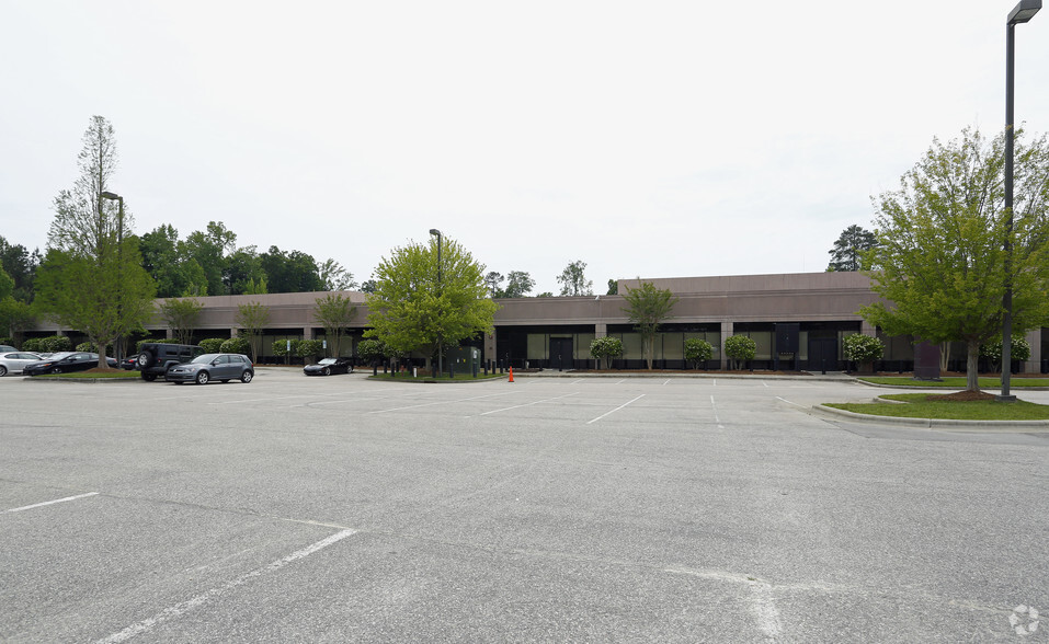 3300 Regency Pky, Cary, NC for rent - Building Photo - Image 3 of 4