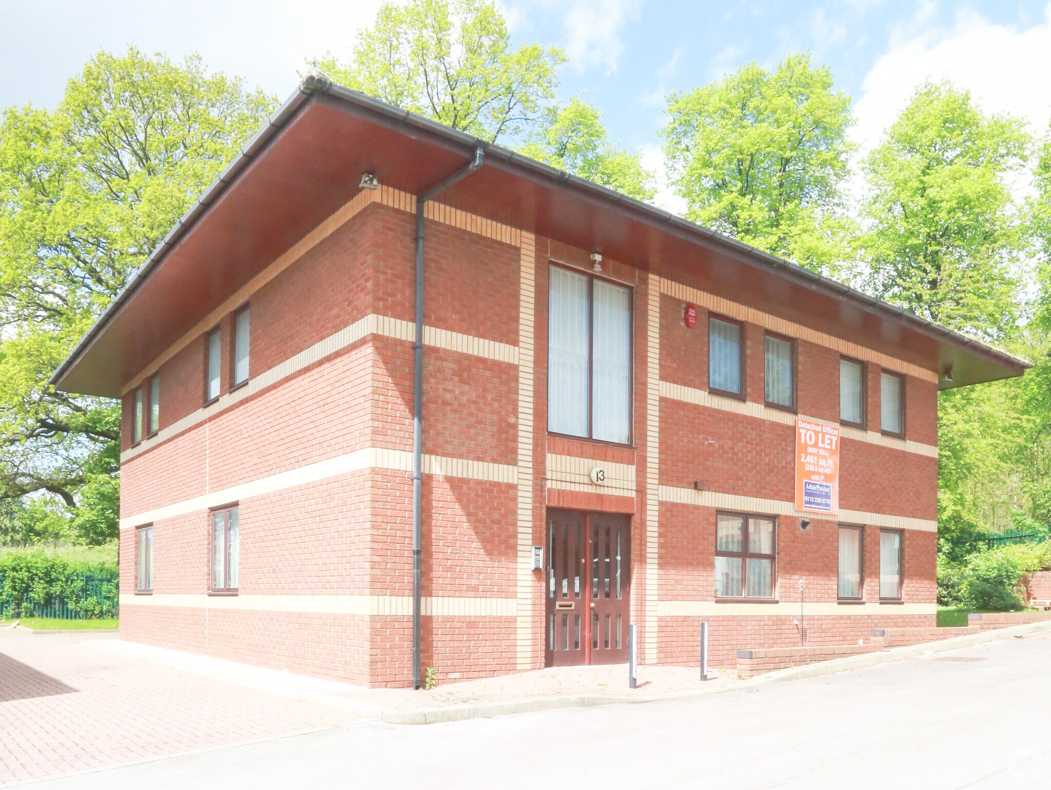 Killingbeck Dr, Leeds for sale Primary Photo- Image 1 of 1