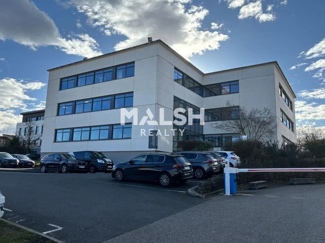 Office in Limonest to rent Building Photo- Image 1 of 14