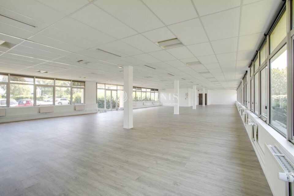 Office in Roissy-en-France to rent Interior Photo- Image 1 of 6