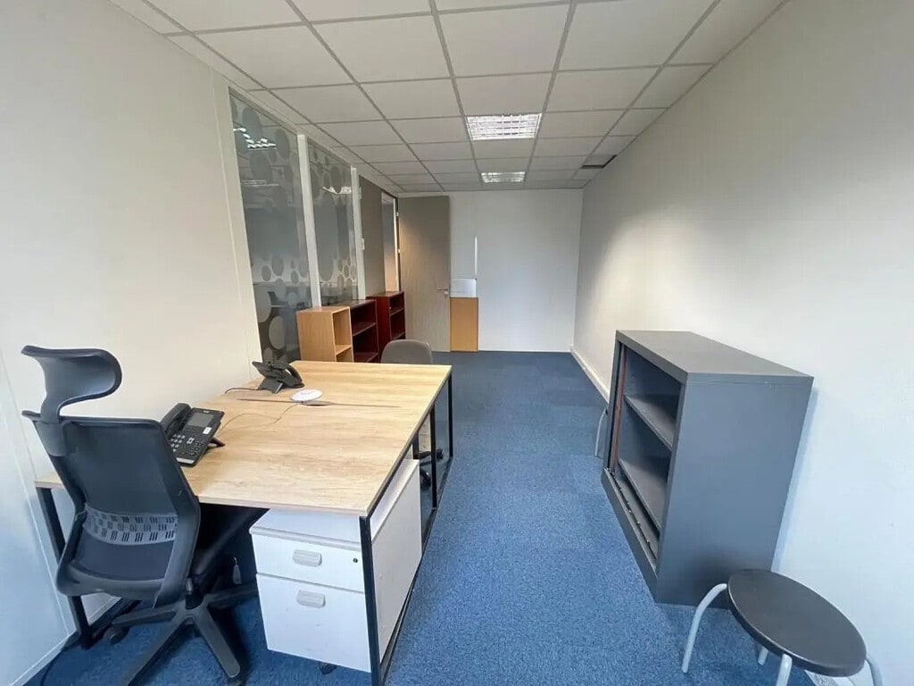 Location Bureaux 90 m² - Photo 1