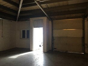 Whitegate, St Austell to rent Interior Photo- Image 2 of 3