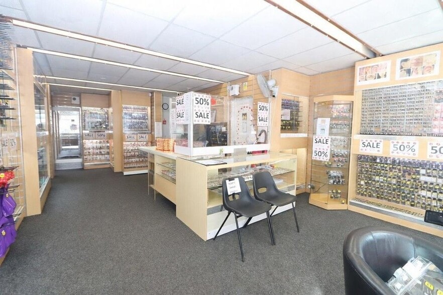 31 Market St, Stourbridge for sale - Building Photo - Image 3 of 34