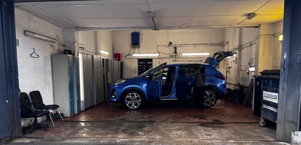 417-429 Buxton Rd, Stockport to rent Interior Photo- Image 2 of 2