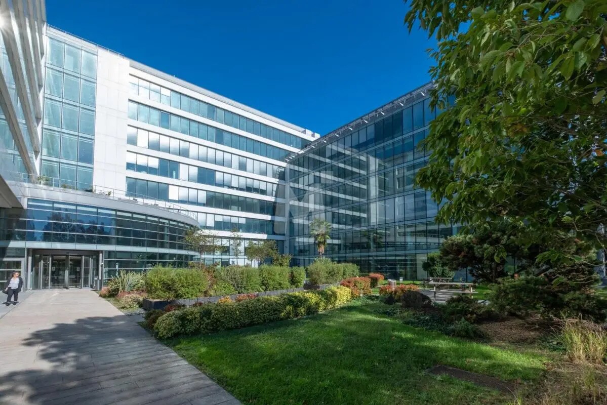 Office in Rungis to rent Building Photo- Image 1 of 12