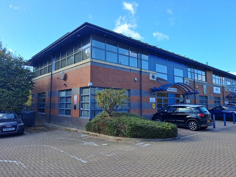 Alban Park, St Albans to rent - Building Photo - Image 1 of 4