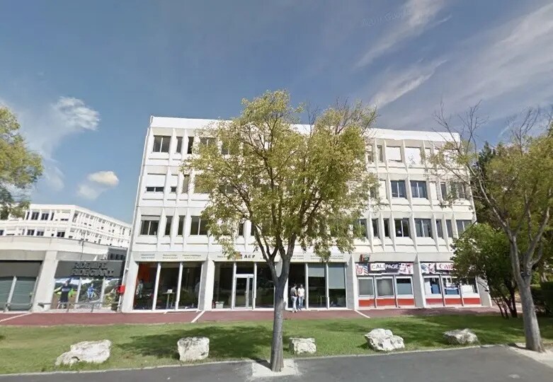 80 Rue Charles Duchesne, Aix-en-Provence to rent Building Photo- Image 1 of 12