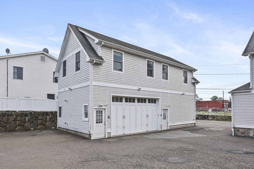 364 W Putnam Ave, Greenwich, CT for rent - Building Photo - Image 3 of 23