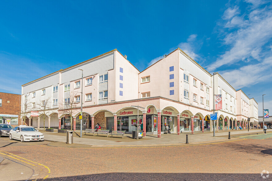 Maple Ct, Alloa for sale - Primary Photo - Image 1 of 5