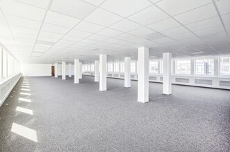 Office in Levallois-Perret to rent Interior Photo- Image 2 of 7