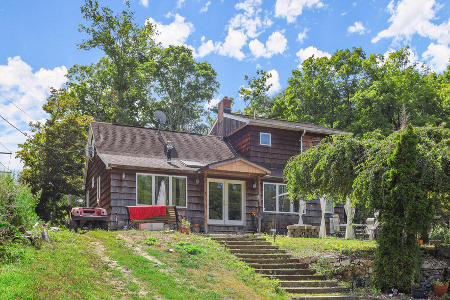 325 Peekskill Hollow Rd, Putnam Valley, NY for sale - Primary Photo - Image 1 of 1