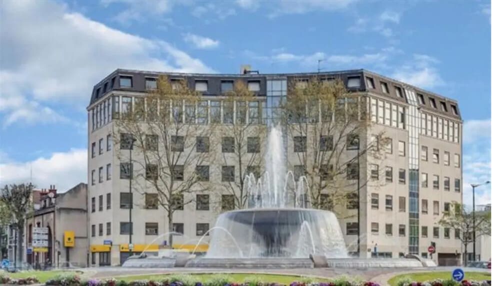 Office in La Garenne-Colombes to rent - Building Photo - Image 1 of 4