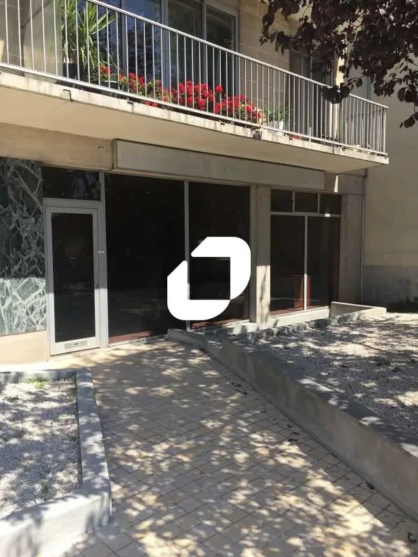 Office in Courbevoie for sale Building Photo- Image 1 of 12