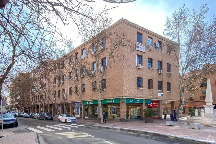 Calle Teniente Ruiz, 2, Alcalá De Henares, Madrid for rent - Primary Photo - Image 1 of 2