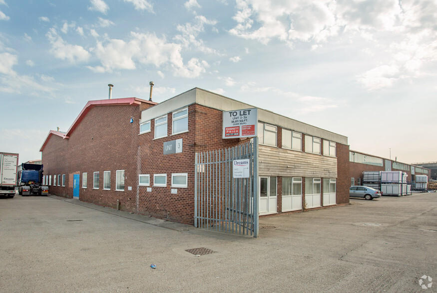 Park St, Oldbury for rent - Building Photo - Image 2 of 3