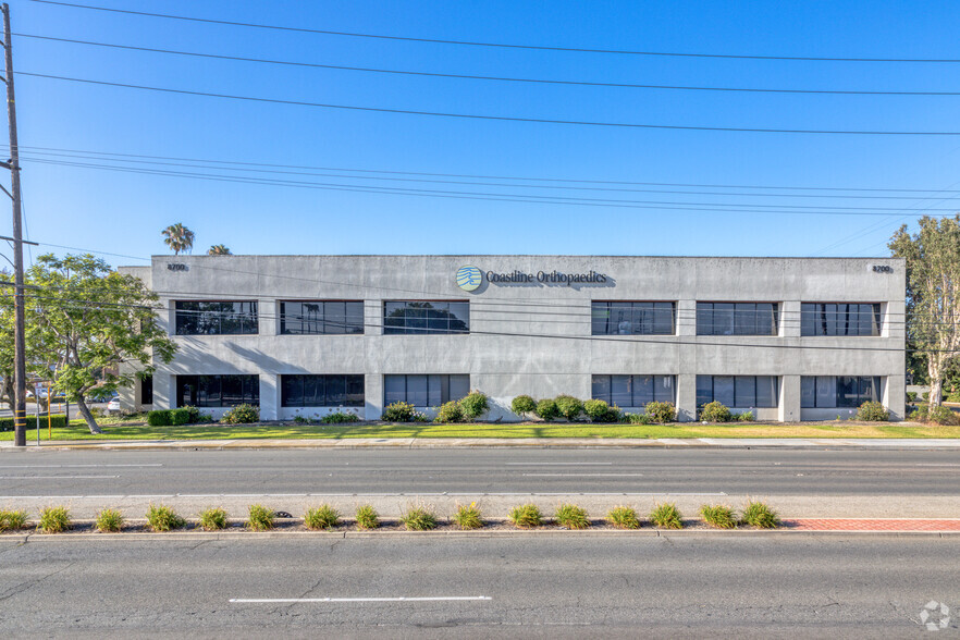 8700 Warner Ave, Fountain Valley, CA for rent - Building Photo - Image 3 of 17