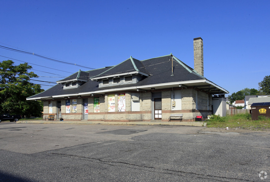 170 Central St, Milford, MA for sale - Primary Photo - Image 1 of 1