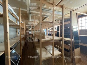 Light Industrial in Bordeaux for sale Interior Photo- Image 2 of 2