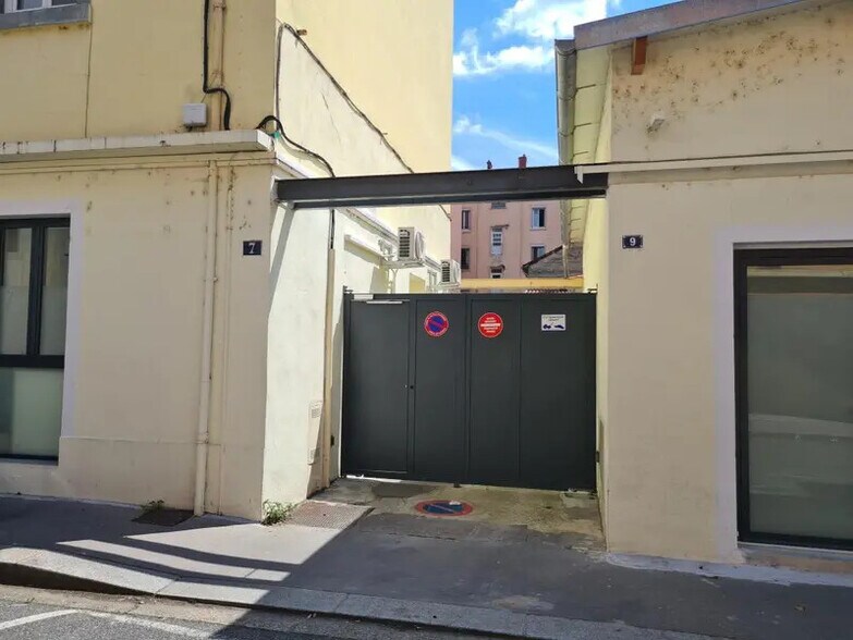 14 Rue Du Bac, OULLINS-PIERRE-BÉNITE for sale - Building Photo - Image 2 of 8