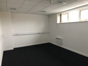 Broad St, Stoke On Trent for rent Interior Photo- Image 2 of 8