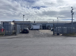 Dencora Way, Luton to rent Building Photo- Image 2 of 2