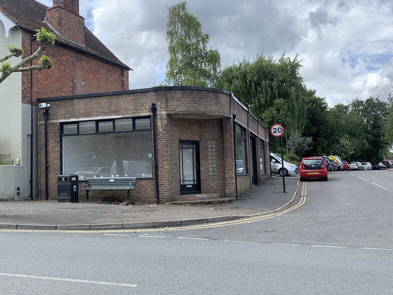 77A High St, Saffron Walden to rent - Building Photo - Image 3 of 5