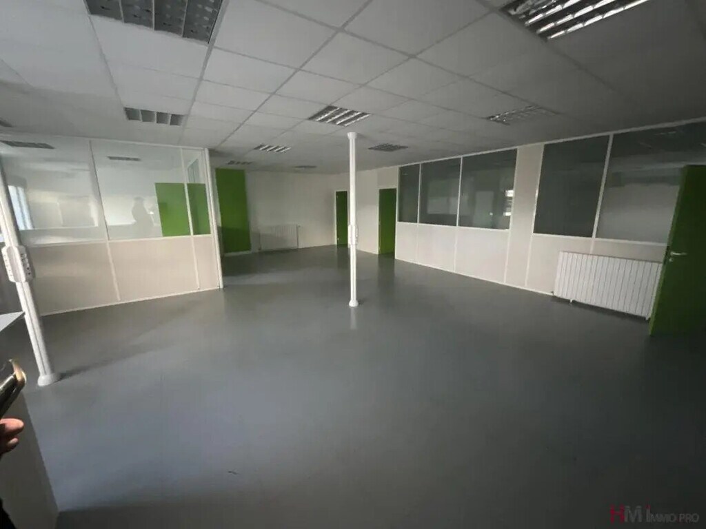 Location Local d'activités 132 m² à 349 m² - Photo 1