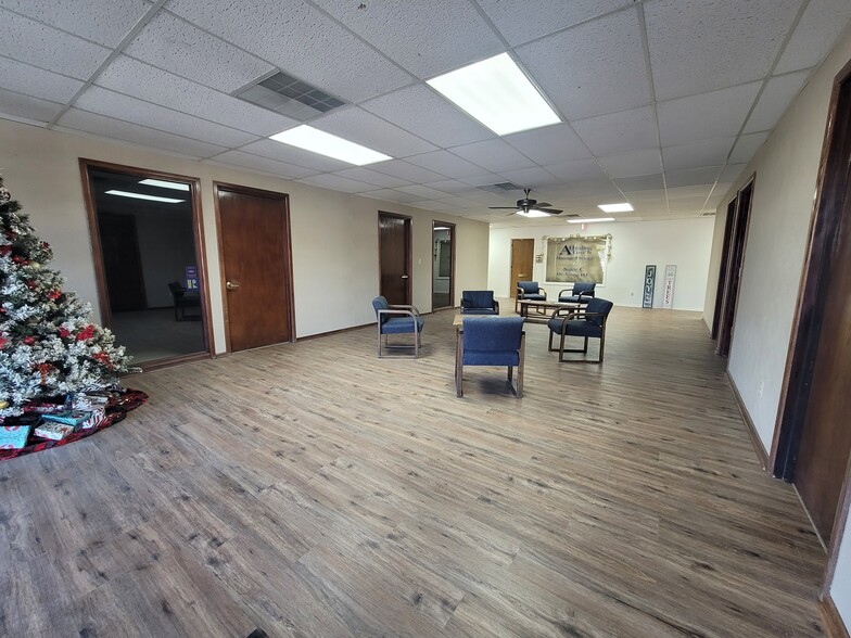 3313 81st St, Lubbock, TX for rent - Lobby - Image 3 of 23