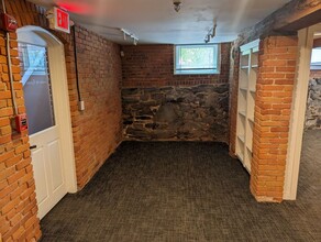 4 University Rd, Cambridge, MA for rent Interior Photo- Image 1 of 15