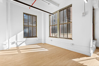 315 W 35th St, New York, NY for rent Interior Photo- Image 1 of 10