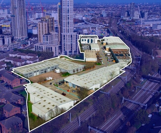 More details for Victoria Rd, London - Industrial to Rent