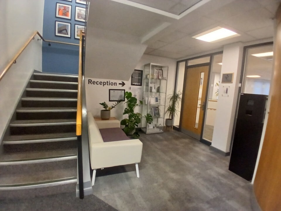 Wakefield Rd, Huddersfield to rent Building Photo- Image 1 of 3