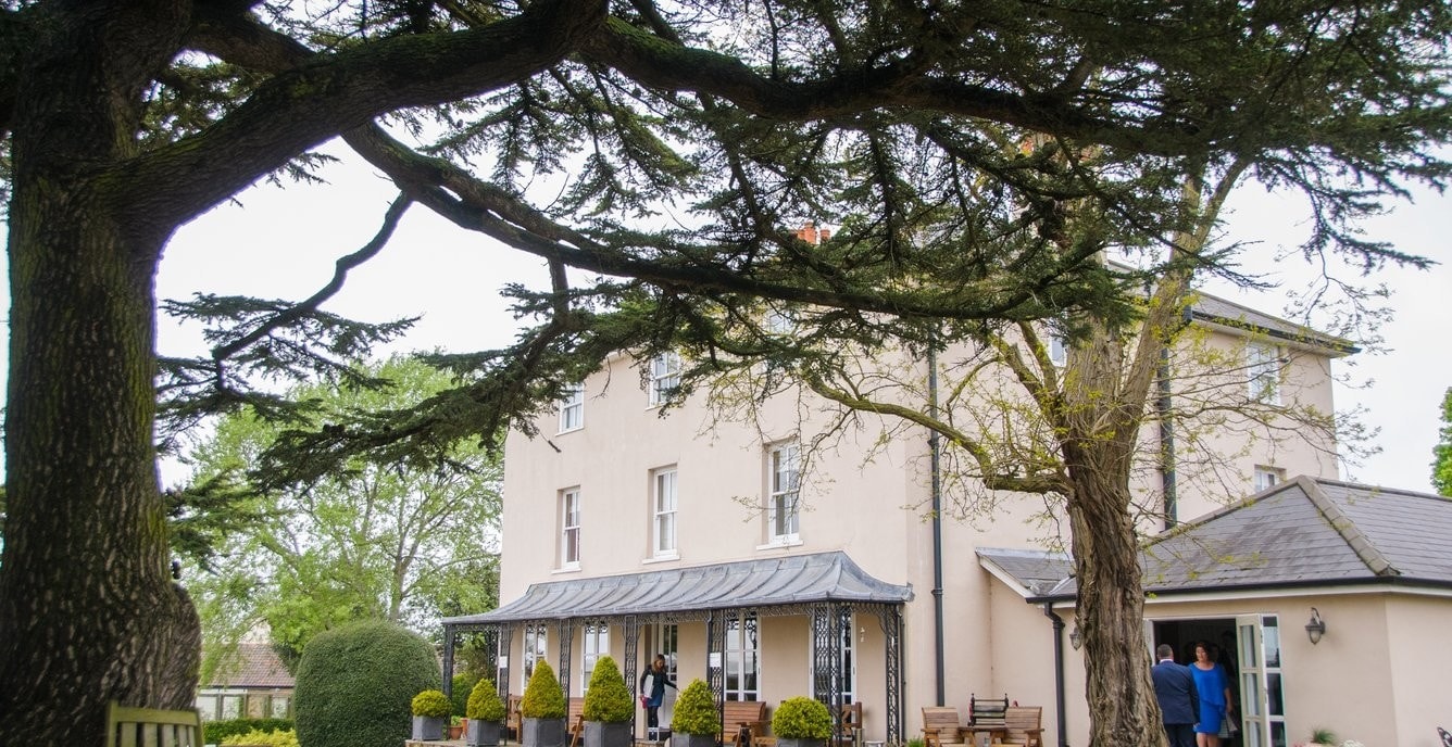 Romford Rd, South Ockendon, RM15 4UU UK