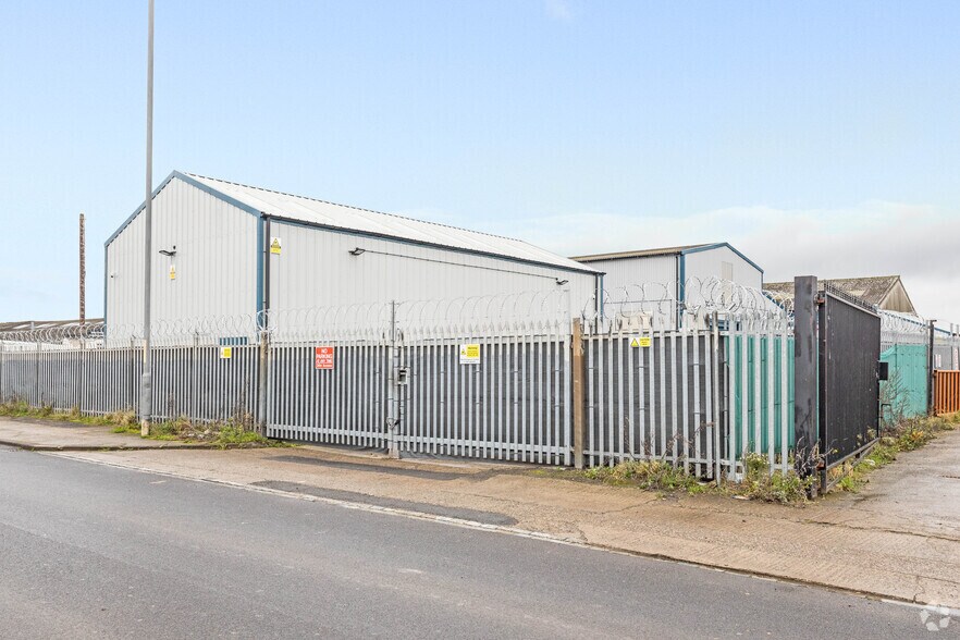 Portrack Ln, Stockton On Tees to rent - Primary Photo - Image 1 of 2