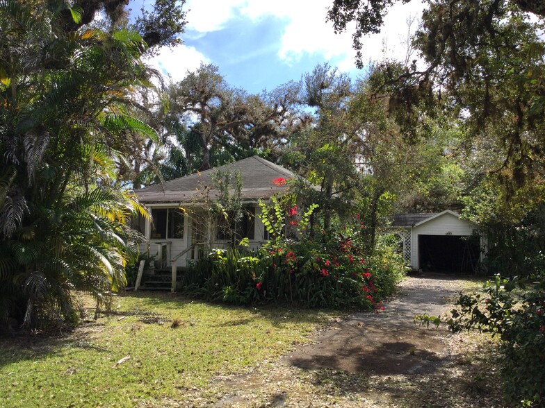 351 E Hickpochee, Labelle, FL for sale - Building Photo - Image 1 of 4